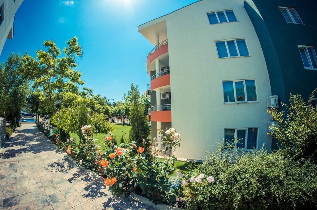 Gt Green Fort Beach Apartments Sunny Beach Exterior photo
