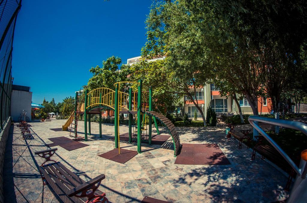 Gt Green Fort Beach Apartments Sunny Beach Exterior photo