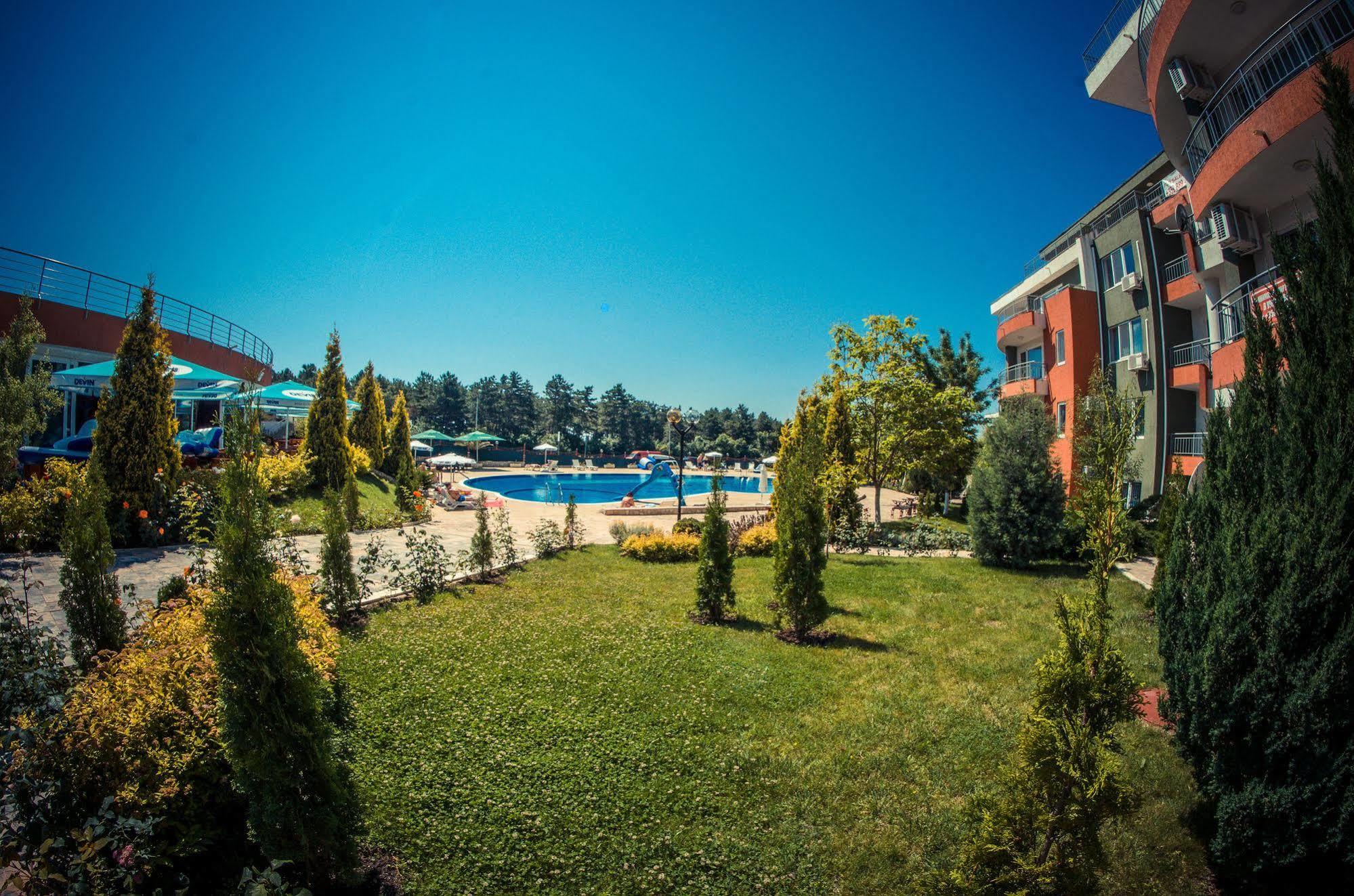 Gt Green Fort Beach Apartments Sunny Beach Exterior photo